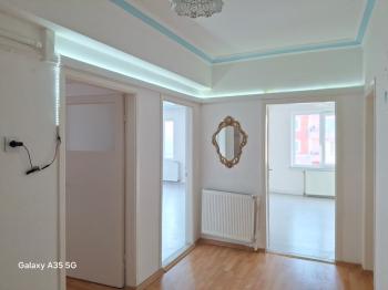 GÜVENAY - ÇORUM GÜLABİBEY ATA CADDESİ ÜZERİ SATILIK 2+1 DAİRE