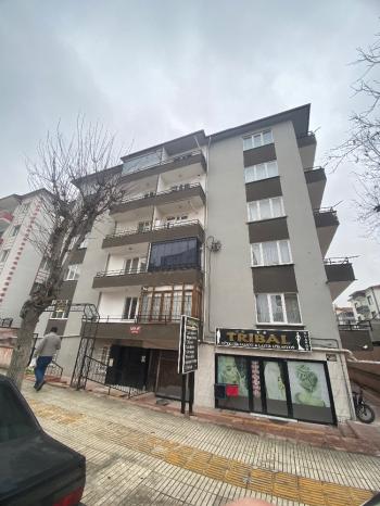 GÜVENAY - ÇORUM GÜLABİBEY ATA CADDESİ ÜZERİ SATILIK 2+1 DAİRE