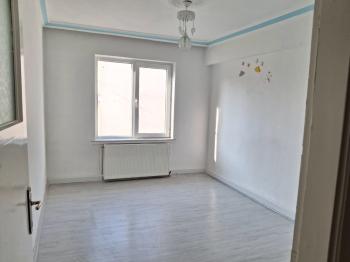 GÜVENAY - ÇORUM GÜLABİBEY ATA CADDESİ ÜZERİ SATILIK 2+1 DAİRE