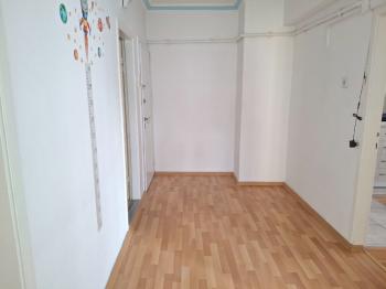GÜVENAY - ÇORUM GÜLABİBEY ATA CADDESİ ÜZERİ SATILIK 2+1 DAİRE