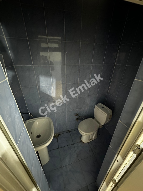 Yeşilpınar'da 50 m2 Wc'li Kiralık İşyeri