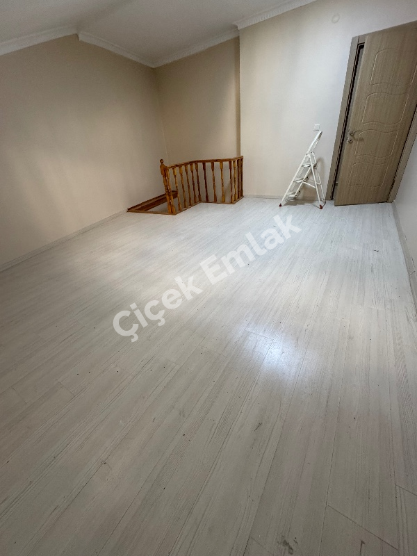 Çırçır’da Asansörlü 4+1 Yeni Kiralık Dubleks