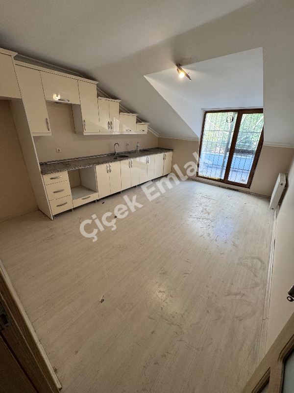 Çırçır’da Asansörlü 4+1 Yeni Kiralık Dubleks