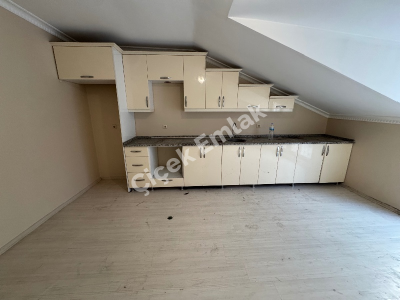 Çırçır’da Asansörlü 4+1 Yeni Kiralık Dubleks