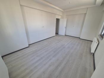 Güvenay - Çorum Çepni Mahallesi Fen Lisesi Bölgesi 3+1 Sıfır Daire