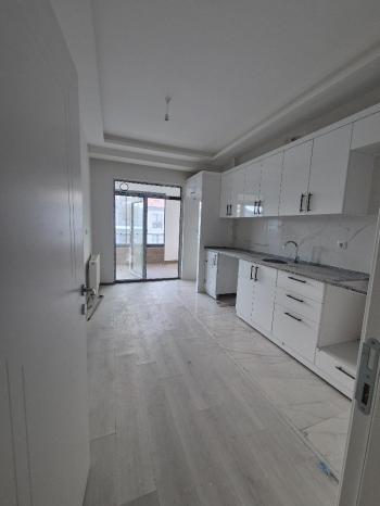 Güvenay - Çorum Çepni Mahallesi Fen Lisesi Bölgesi 3+1 Sıfır Daire