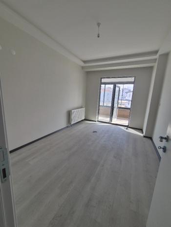 Güvenay - Çorum Çepni Mahallesi Fen Lisesi Bölgesi 3+1 Sıfır Daire