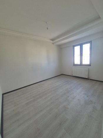 Güvenay - Çorum Çepni Mahallesi Fen Lisesi Bölgesi 3+1 Sıfır Daire