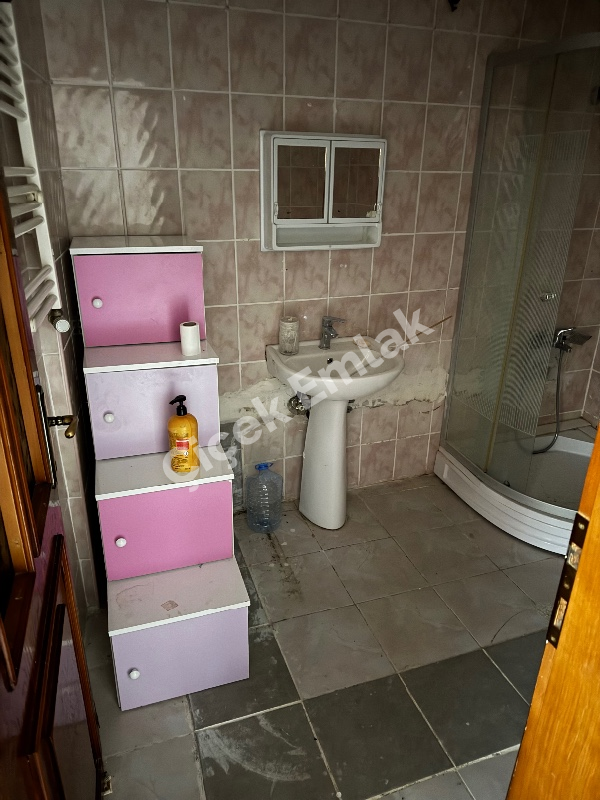 Çırçır Metro’ya 2 Dk 2+1 Arakat Balkonlu Kiralık Daire