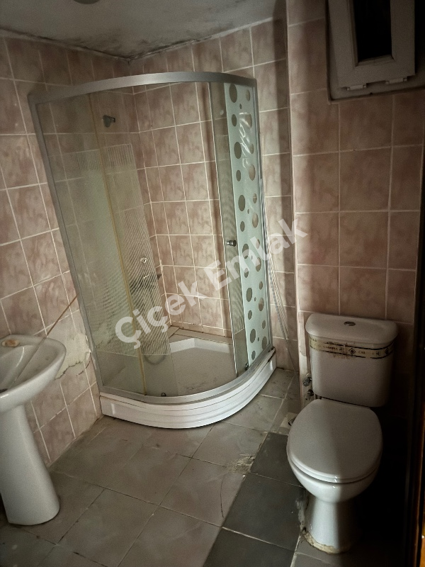 Çırçır Metro’ya 2 Dk 2+1 Arakat Balkonlu Kiralık Daire