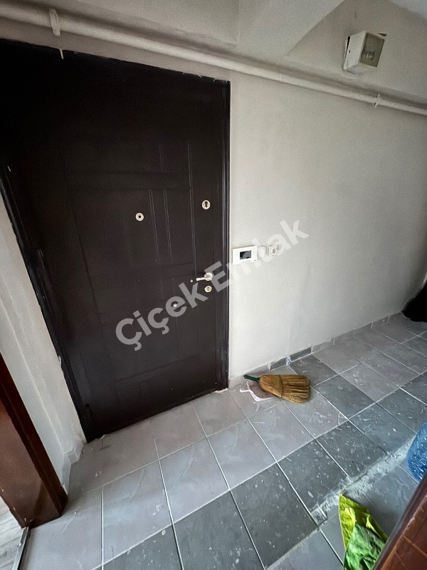 Çırçır Metro’ya 2 Dk 2+1 Arakat Balkonlu Kiralık Daire