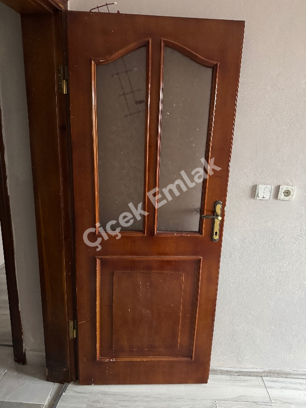 Çırçır Metro’ya 2 Dk 2+1 Arakat Balkonlu Kiralık Daire