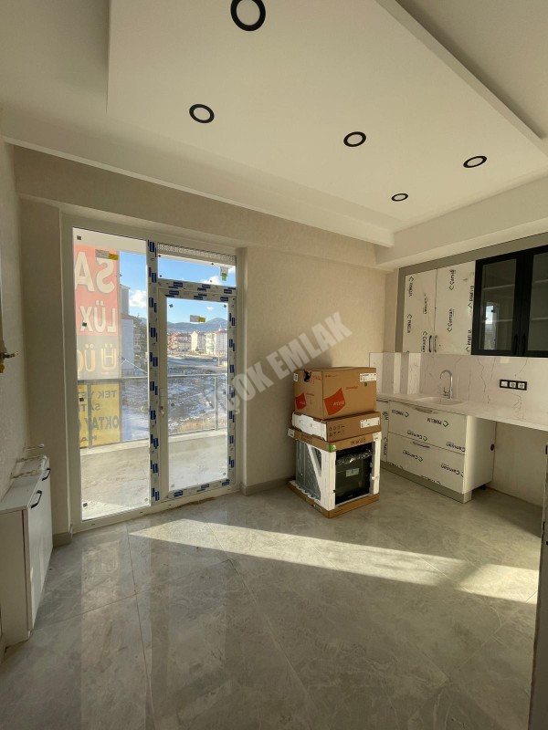 AFYON ÜÇOK EMLAKTAN MAREŞAL F ÇAKMAK MAH SATILIK SIFIR ULTRA LÜX 2+1 DAİRELER