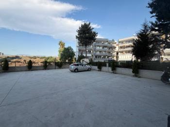 ALYANS'TAN YAŞAMAKTAN KEYİF ALACAĞINIZ LÜKS SİTE İÇERİSİNDE 1+1