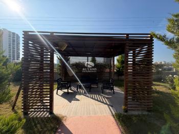 ALYANS'TAN YAŞAMAKTAN KEYİF ALACAĞINIZ LÜKS SİTE İÇERİSİNDE 1+1