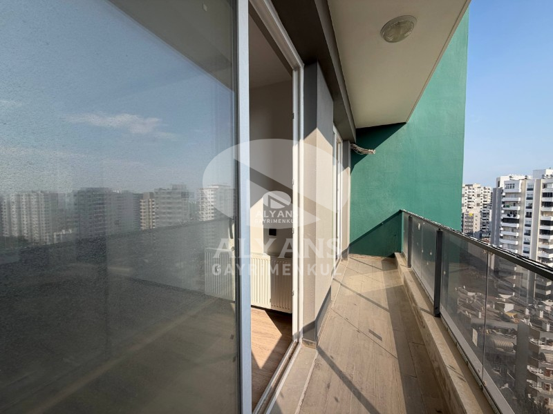 ALYANS'TAN YAŞAMAKTAN KEYİF ALACAĞINIZ LÜKS SİTE İÇERİSİNDE 1+1