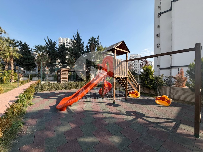 ALYANS'TAN YAŞAMAKTAN KEYİF ALACAĞINIZ LÜKS SİTE İÇERİSİNDE 1+1