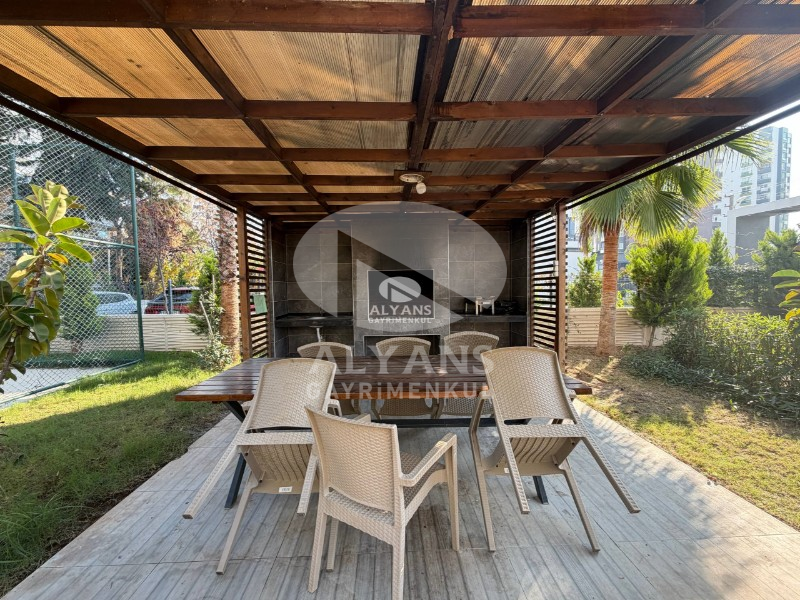 ALYANS'TAN YAŞAMAKTAN KEYİF ALACAĞINIZ LÜKS SİTE İÇERİSİNDE 1+1