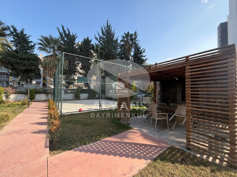 ALYANS'TAN YAŞAMAKTAN KEYİF ALACAĞINIZ LÜKS SİTE İÇERİSİNDE 1+1