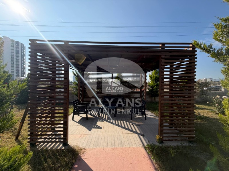 ALYANS'TAN YAŞAMAKTAN KEYİF ALACAĞINIZ LÜKS SİTE İÇERİSİNDE 1+1