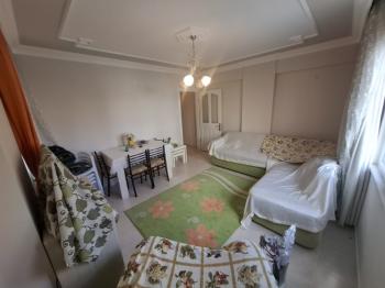 EFELER MAHALLESİ’NDE MERKEZİ KONUMDA SATILIK FULL EŞYALI 2+1 DAİRE