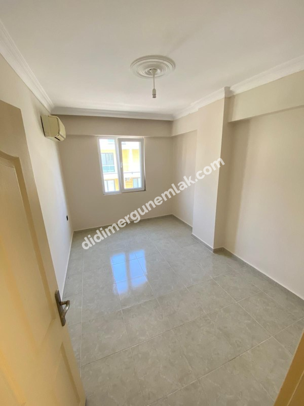 YENİ MAHALLE’DE SATILIK 2+1 AÇIK MUTFAKLI GENİŞ BALKONLU DAİRE