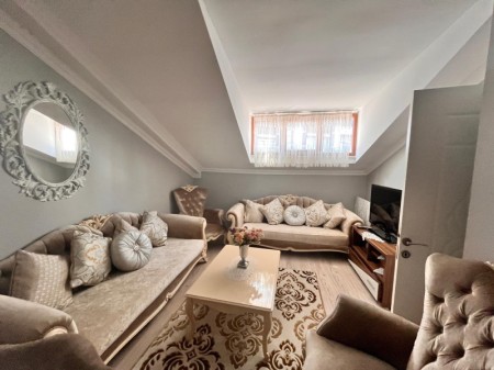 Çırçır'da Cadde'de Otoparklı Asansörlü Bina'da 3+1 Satılık Dubleks