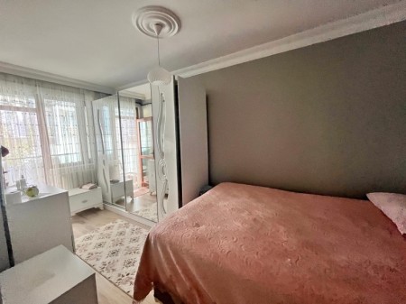 Çırçır'da Cadde'de Otoparklı Asansörlü Bina'da 3+1 Satılık Dubleks