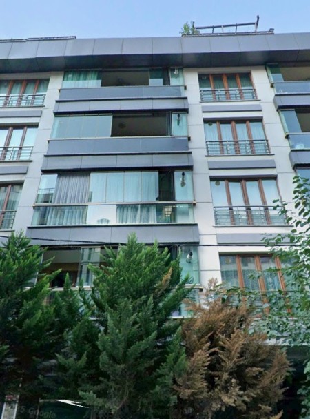 Çırçır'da Cadde'de Otoparklı Asansörlü Bina'da 3+1 Satılık Dubleks