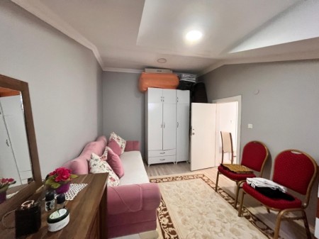 Çırçır'da Cadde'de Otoparklı Asansörlü Bina'da 3+1 Satılık Dubleks