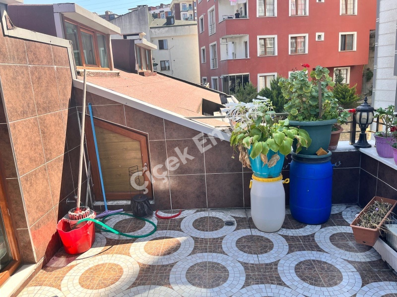 Çırçır'da Cadde'de Otoparklı Asansörlü Bina'da 3+1 Satılık Dubleks