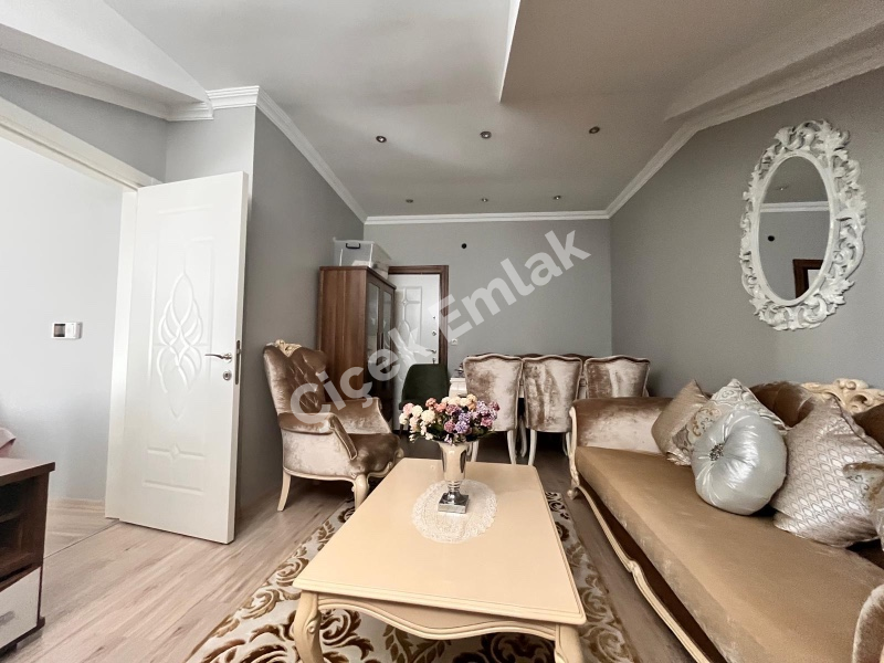 Çırçır'da Cadde'de Otoparklı Asansörlü Bina'da 3+1 Satılık Dubleks