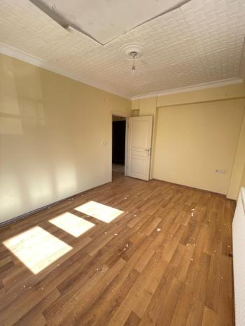 AFYON ÜÇOK EMLAKTAN FATİH MAH KİRALIK 3+1 TEMİZ BAKIMLI 1 KAT DAİRE