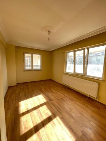 AFYON ÜÇOK EMLAKTAN FATİH MAH KİRALIK 3+1 TEMİZ BAKIMLI 1 KAT DAİRE