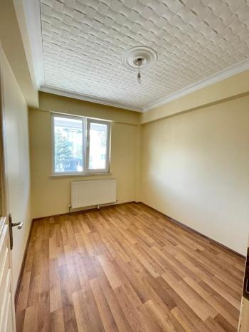 AFYON ÜÇOK EMLAKTAN FATİH MAH KİRALIK 3+1 TEMİZ BAKIMLI 1 KAT DAİRE