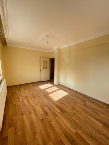 AFYON ÜÇOK EMLAKTAN FATİH MAH KİRALIK 3+1 TEMİZ BAKIMLI 1 KAT DAİRE