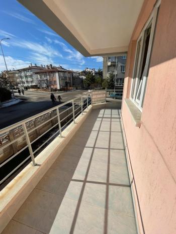 AFYON ÜÇOK EMLAKTAN FATİH MAH KİRALIK 3+1 TEMİZ BAKIMLI 1 KAT DAİRE