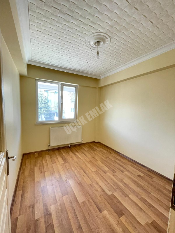 AFYON ÜÇOK EMLAKTAN FATİH MAH KİRALIK 3+1 TEMİZ BAKIMLI 1 KAT DAİRE