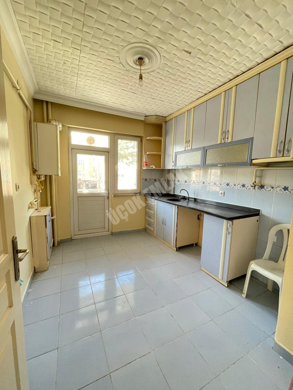 AFYON ÜÇOK EMLAKTAN FATİH MAH KİRALIK 3+1 TEMİZ BAKIMLI 1 KAT DAİRE