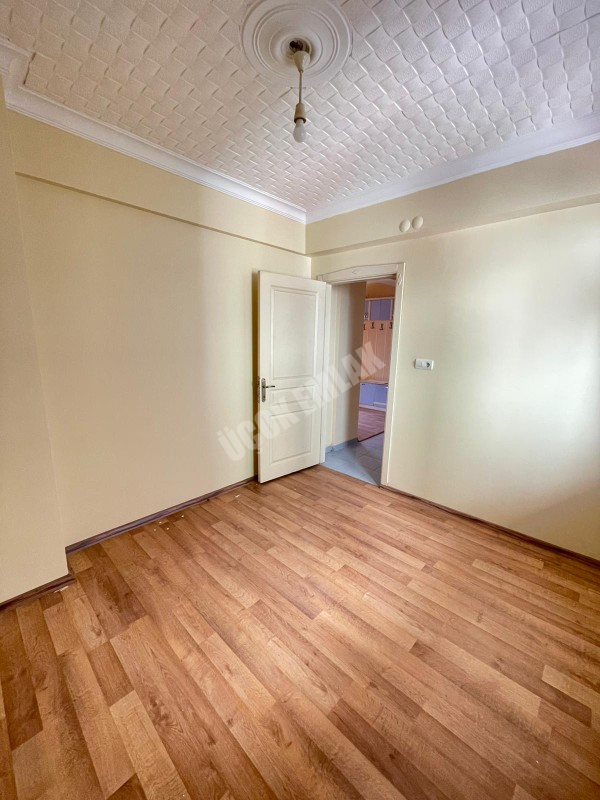 AFYON ÜÇOK EMLAKTAN FATİH MAH KİRALIK 3+1 TEMİZ BAKIMLI 1 KAT DAİRE