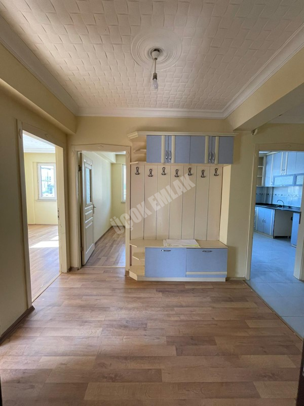 AFYON ÜÇOK EMLAKTAN FATİH MAH KİRALIK 3+1 TEMİZ BAKIMLI 1 KAT DAİRE