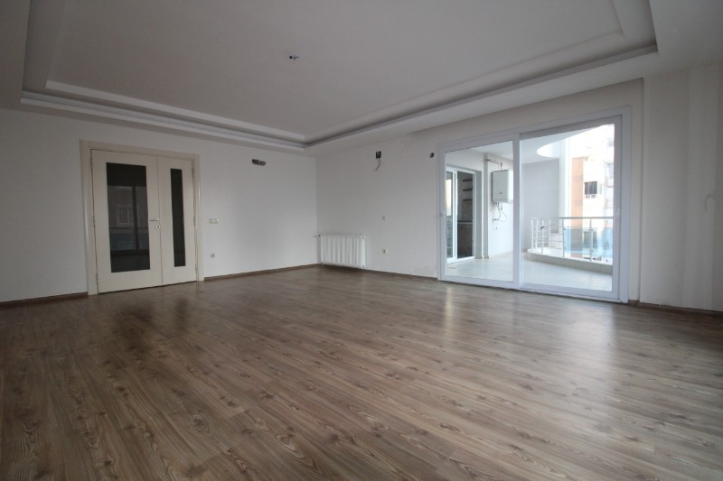 ASLAN'DAN MEZİTLİ DE SİTE İÇİ HAVUZLU KİRALIK 3+1 GENİŞ DAİRE