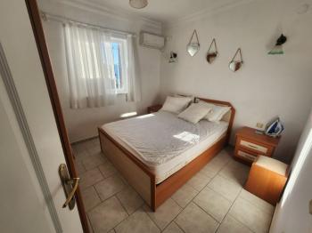  ÇAMLIK MAHALLESİ’NDE HAVUZLU SİTE İÇERİSİNDE SATILIK EŞYALI 2+1 DAİRE