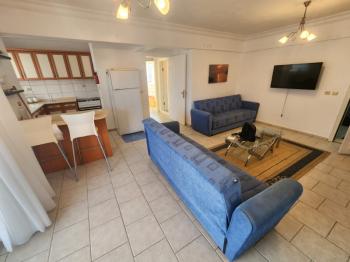  ÇAMLIK MAHALLESİ’NDE HAVUZLU SİTE İÇERİSİNDE SATILIK EŞYALI 2+1 DAİRE