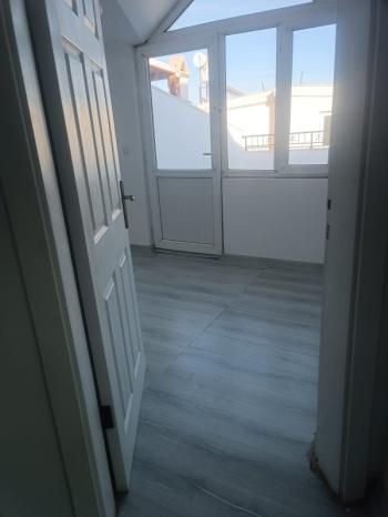 EGEMED HASTANESİ'NE ÇOK YAKIN SATILIK 2+1 AÇIK MUTFAKLI GENİŞ TERASLI KATTA DUBLEKS DAİRE 