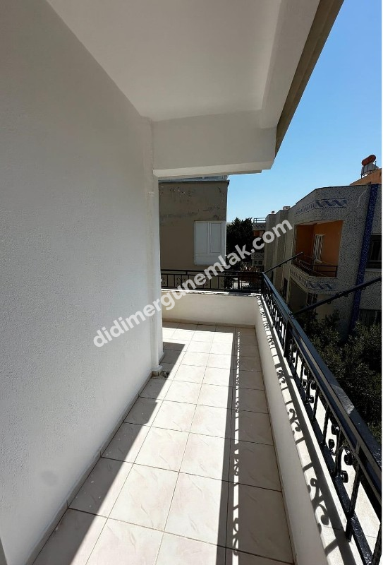 DİDİM ÇAMLIK MAHALLESİNDE DENİZE YÜRÜYÜŞ MESAFESİNDE,TAMAMEN YENİLENMİŞ EFSANE FİYATLI MASRAFSIZ VE ŞIK 2+1 SATILIK DAİRE!