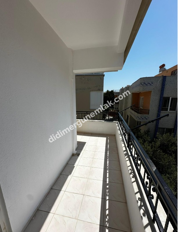 DİDİM ÇAMLIK MAHALLESİNDE DENİZE YÜRÜYÜŞ MESAFESİNDE,TAMAMEN YENİLENMİŞ EFSANE FİYATLI MASRAFSIZ VE ŞIK 2+1 SATILIK DAİRE!