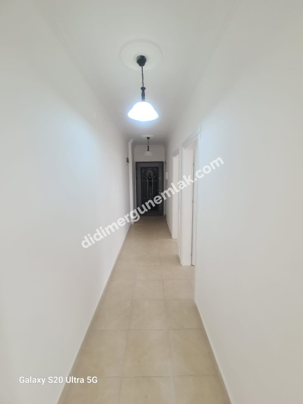DİDİM EFELER MAHALLESİNDE HAVUZ CEPHELİ ,MODERN SİTEDE FERAH 2+1 SATILIK DAİRE