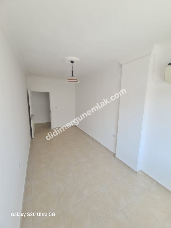 DİDİM EFELER MAHALLESİNDE HAVUZ CEPHELİ ,MODERN SİTEDE FERAH 2+1 SATILIK DAİRE