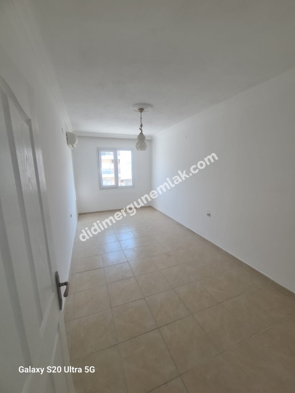 DİDİM EFELER MAHALLESİNDE HAVUZ CEPHELİ ,MODERN SİTEDE FERAH 2+1 SATILIK DAİRE